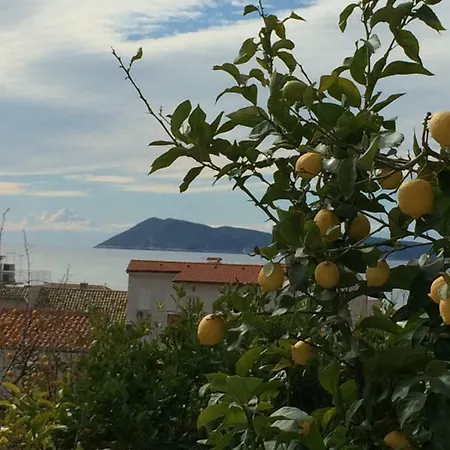 Marina Apartman Komiza